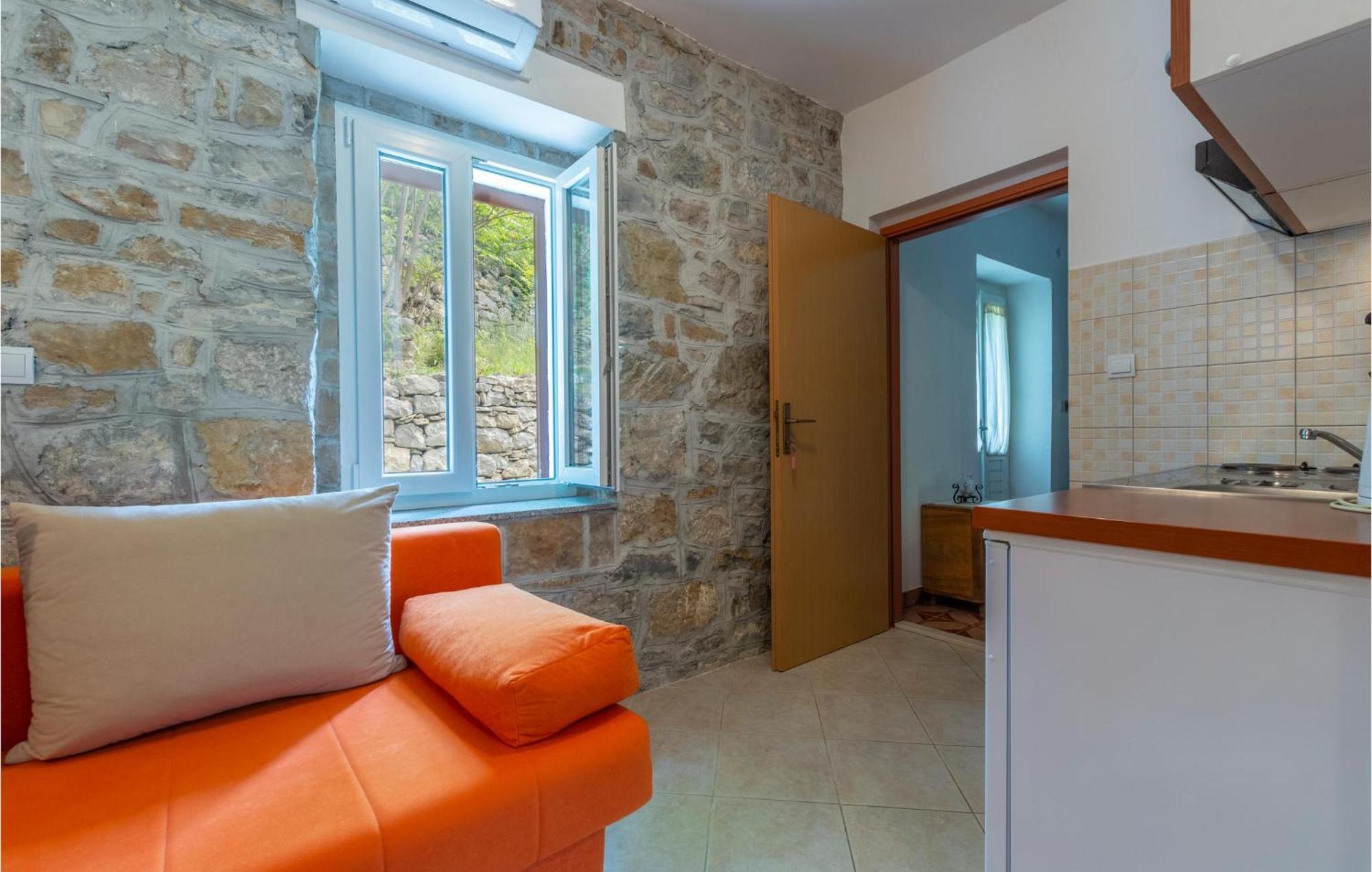 Awesome Apartment In Svinisce With Kitchenette Exterior foto