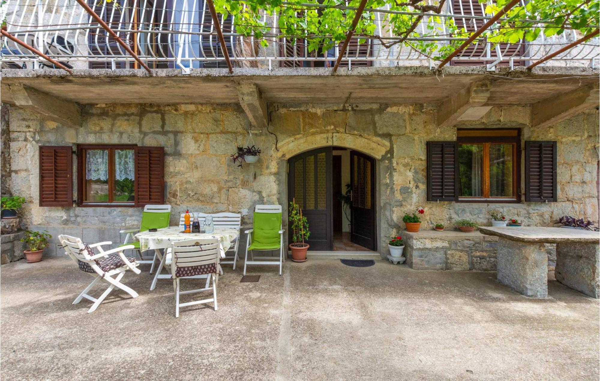 Awesome Apartment In Svinisce With Kitchenette Exterior foto